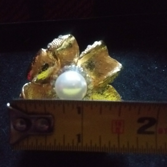 FLOWER STATEMENT FASHION RING - Picture 7 of 7